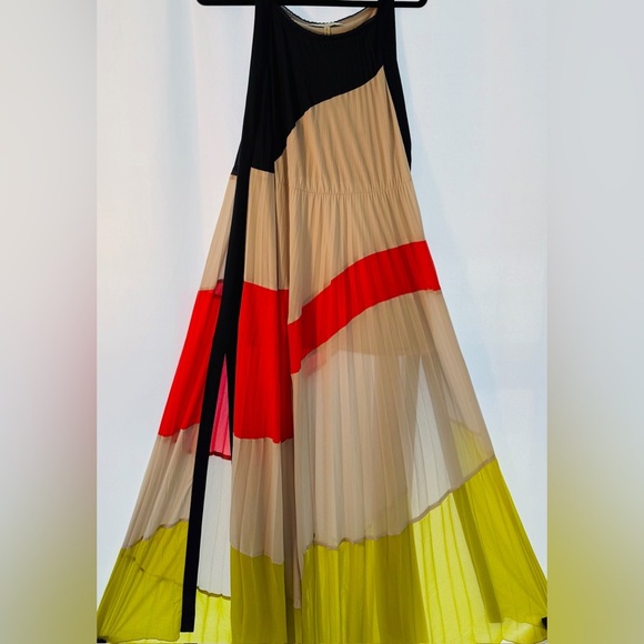 BCBGMaxAzria- RUNWAY KAMILLE DRESS - Picture 3 of 5